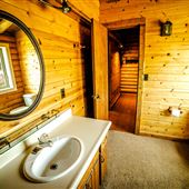 Rustic log cabin home with Mountain views